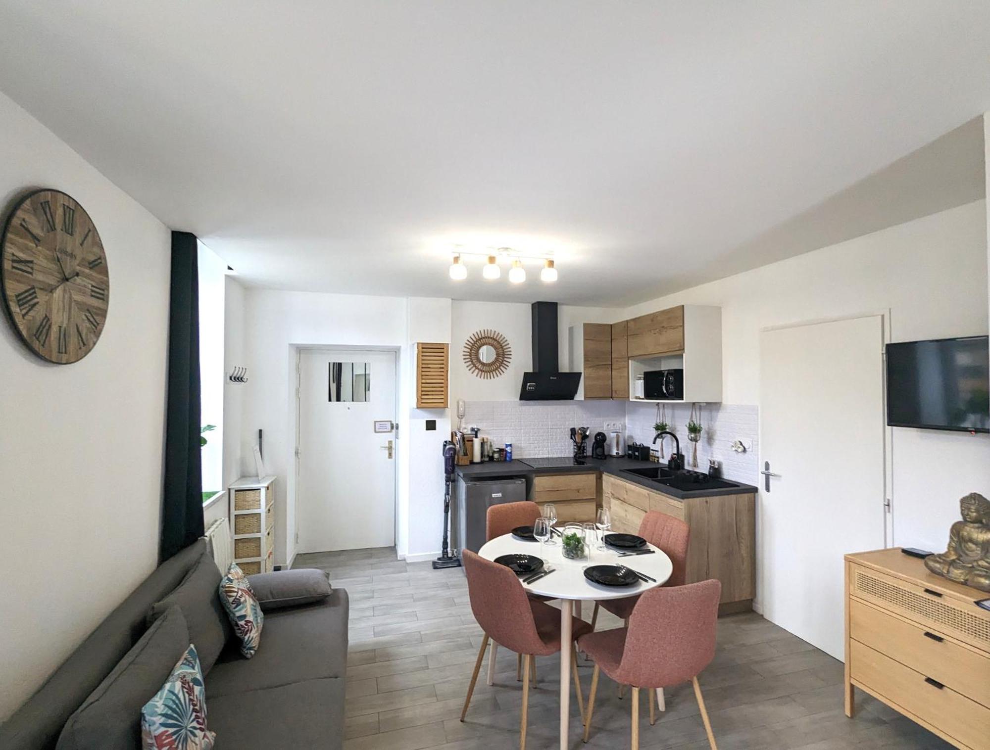 Bel Appartement Meximieux Centre Ville 2 Chambres Exteriör bild